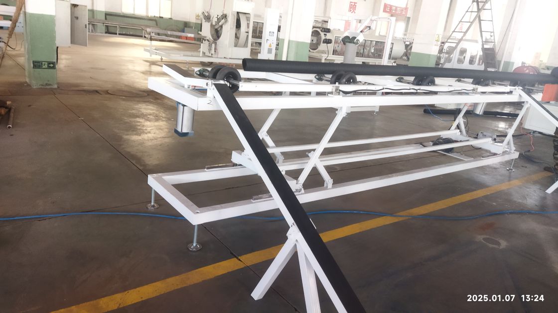 Ανθεκτική γραμμή εξώθησης σωλήνων κυματοειδών διπλού τοιχώματος με σύστημα πλήρους εμπλοκής και σχεδιασμό μονής βίδας για χωρητικότητα 250-1000kg/h