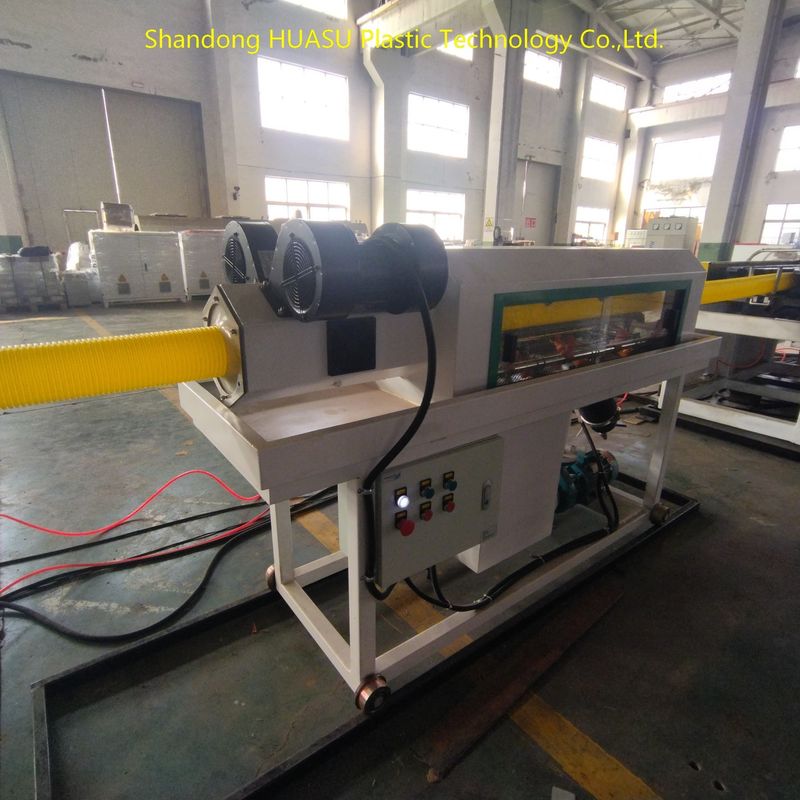 Αυτόματη γραμμή εκτόξευσης πλαστικών σωλήνων με Siemens ABB κύρια ηλεκτρική και υδατική ψύξη αέρα για προσαρμόσιμη έξοδο