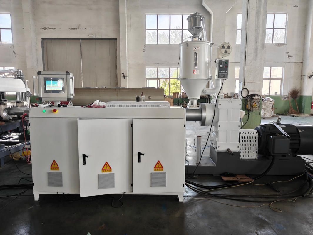 Γραμμή Εξώθησης Κυματοειδούς Σωλήνα Μονής Τοιχώματος με Τάση 220-440V, Μέγιστη Ταχύτητα Παραγωγής 15m/min και Προδιαγραφή 75-250mm