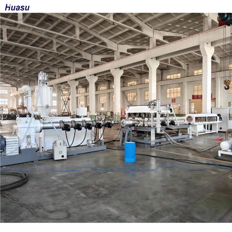 Αυτόματη γραμμή εξώθησης σωλήνων κυματοειδών μονής τοιχώματος με υλικό βαρελιού 38CrMoAlA για σωλήνες 75-250mm με ταχύτητα εξόδου 15m/min