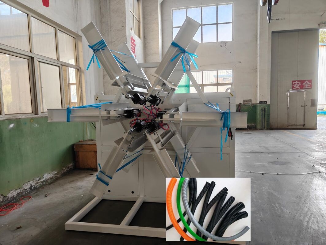 Γραμμή εξώθησης σωλήνων κυματοειδών διπλού τοιχώματος με κινητήρα Siemens Beide AC, ποσότητα 48 καλουπιών και λόγος βίδας 33:1