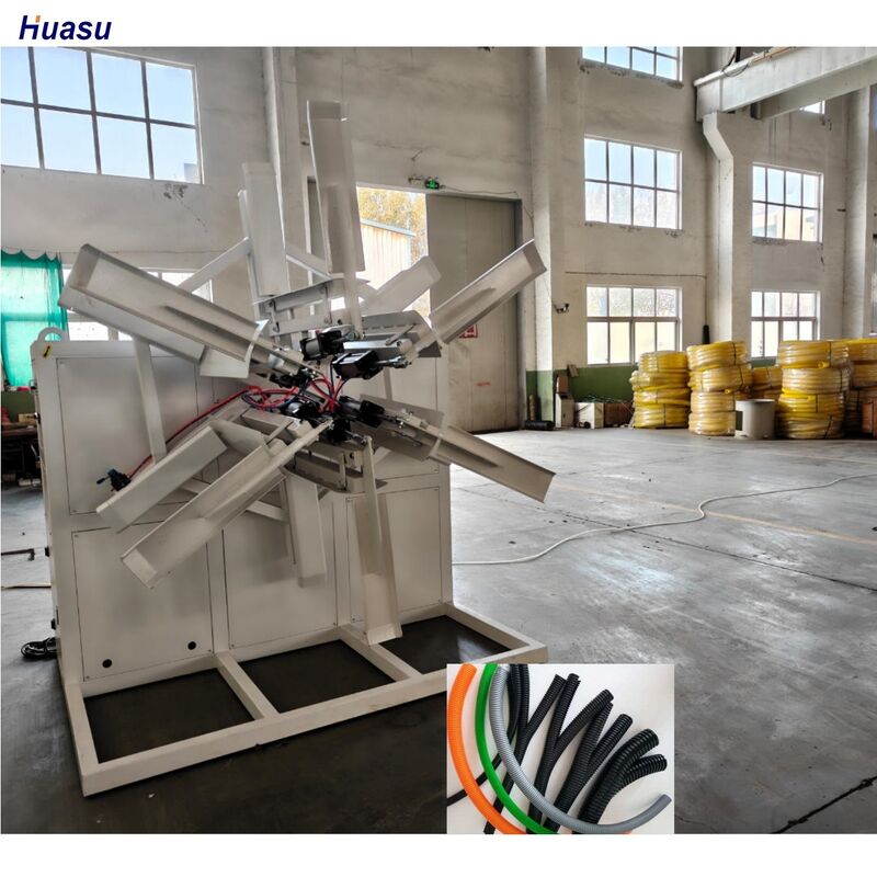 Γραμμή εξώθησης σωλήνων κυματοειδών διπλού τοιχώματος με κινητήρα AC Siemens, λόγο σπειρώματος 33:1 και σύστημα ψύξης νερού