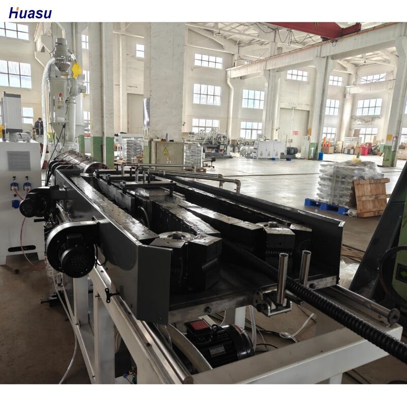 Γραμμή εξώθησης σωλήνων κυματοειδών μονής τοιχώματος με έλεγχο PLC, ισχύ κινητήρα 37kw και εγγύηση 1 έτους