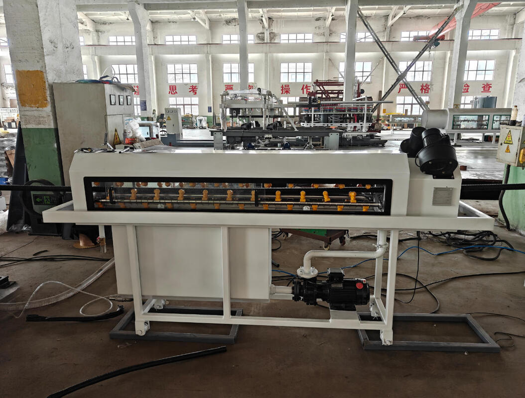 Η γραμμή εκτόξευσης κυματοειδών σωλήνων με ένα μόνο τοίχωμα με σύστημα ελέγχου PLC και ηλεκτρικά εξαρτήματα Schneider/Siemens με βάθος νιτροποίησης βαρελιών 0,4 έως 0,7 mm