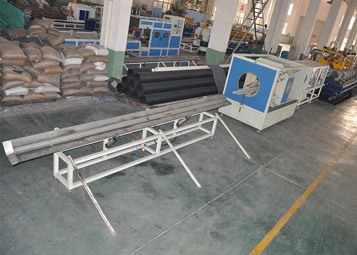 Καλώδιο που καλύπτει τη ζαρωμένη γραμμή παραγωγής 250mm 90KW σωλήνων PE